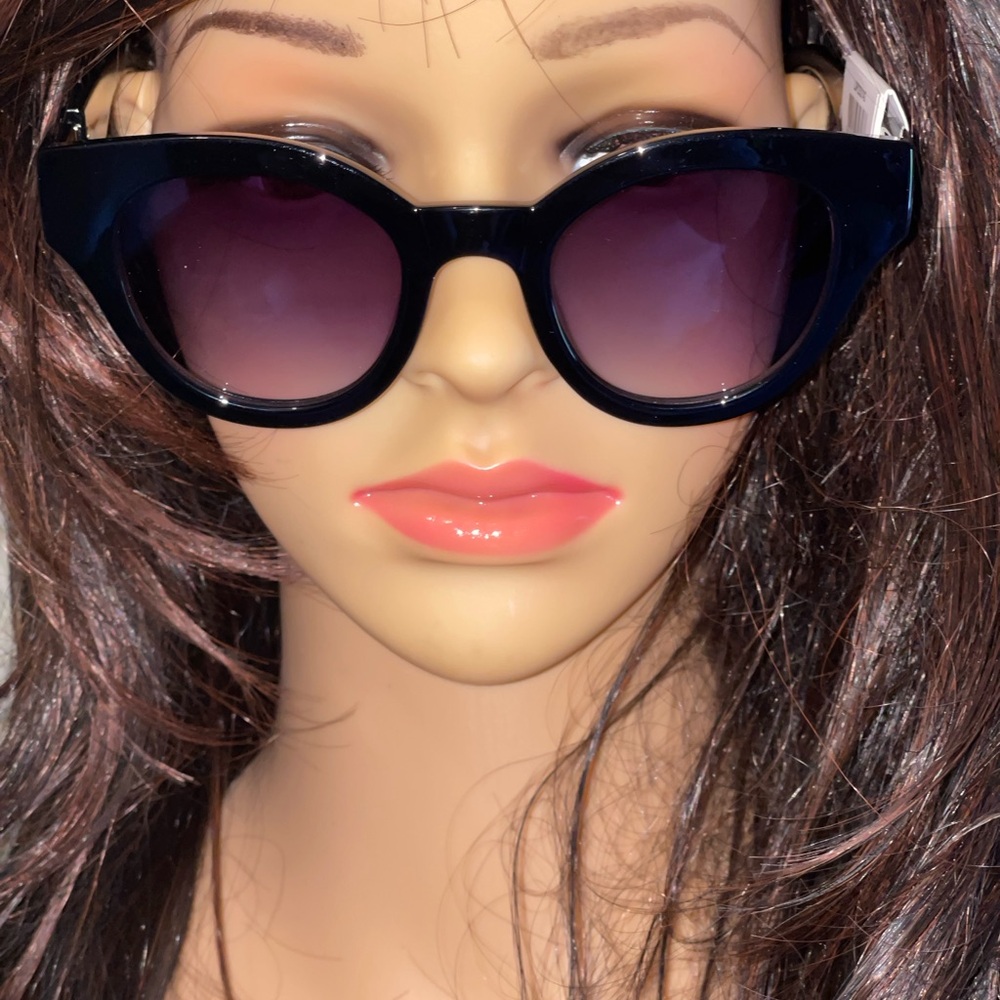 Le Specs Deja Nu Black Sunglasses Sleek Modern Design 49x23x145